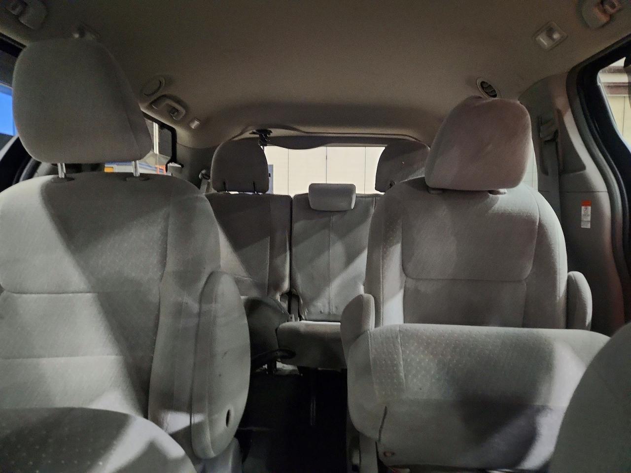 Toyota Sienna Le