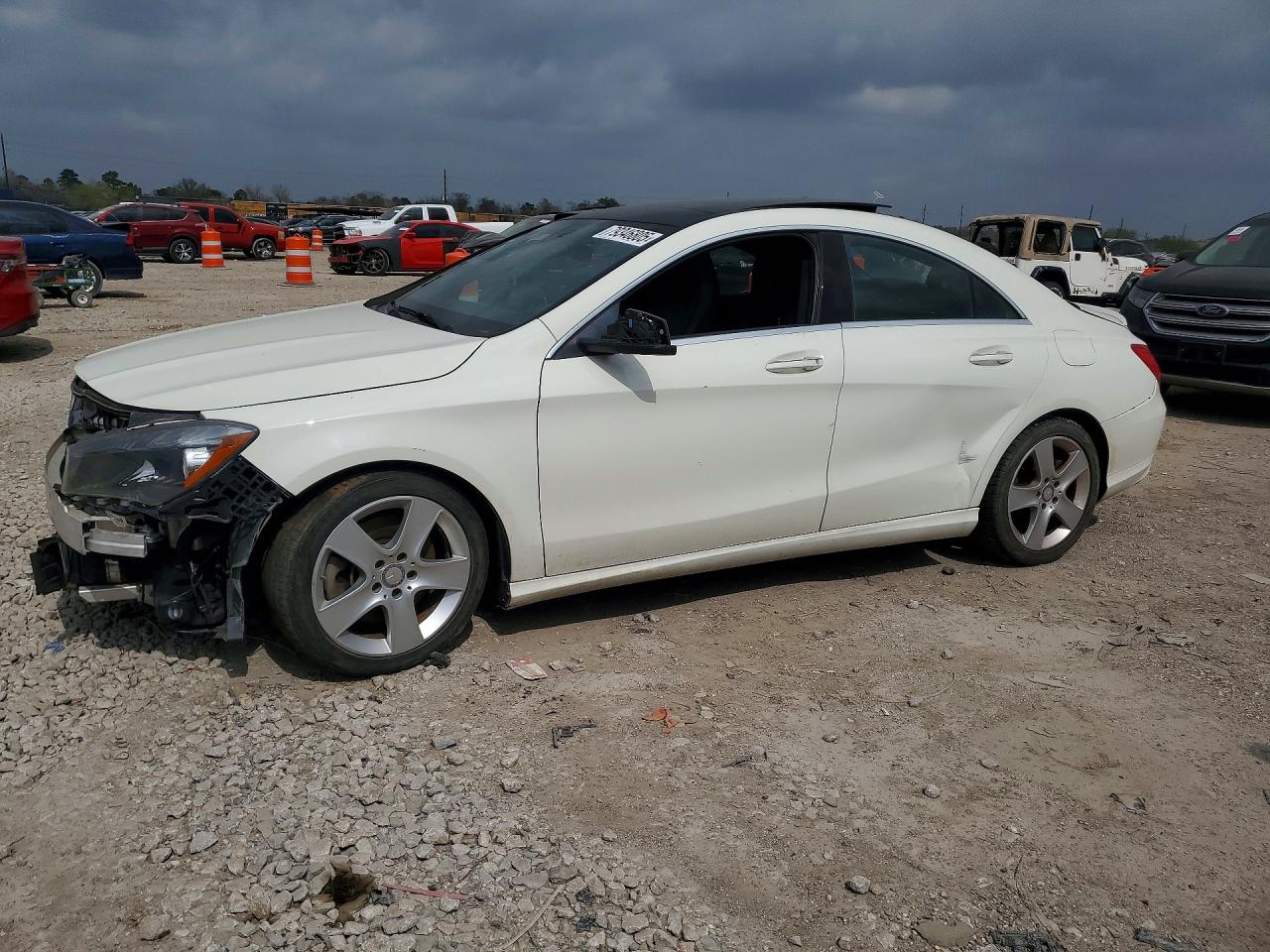 Salvage Mercedes-Benz Cla-class Image