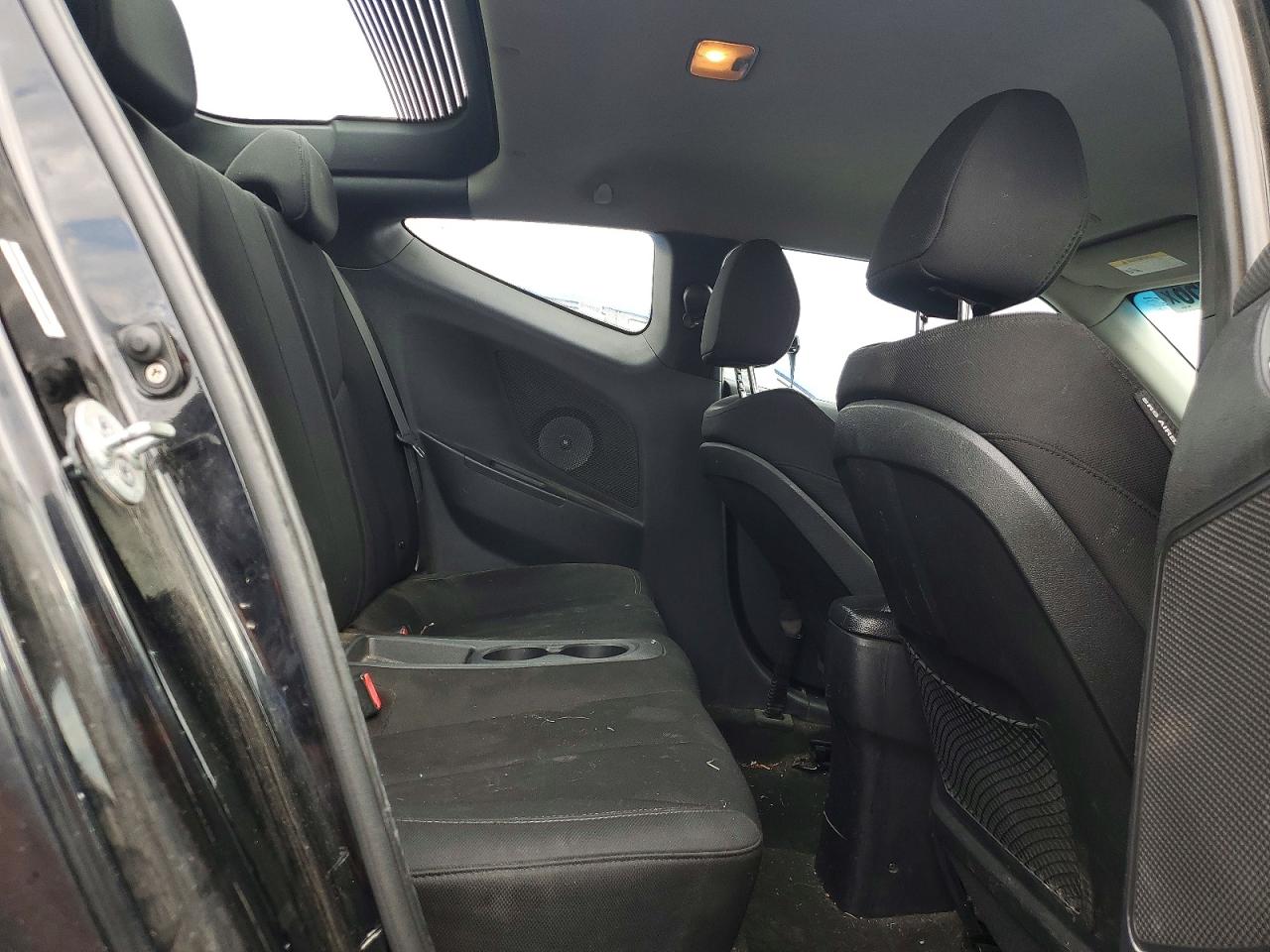Hyundai VELOSTER Base