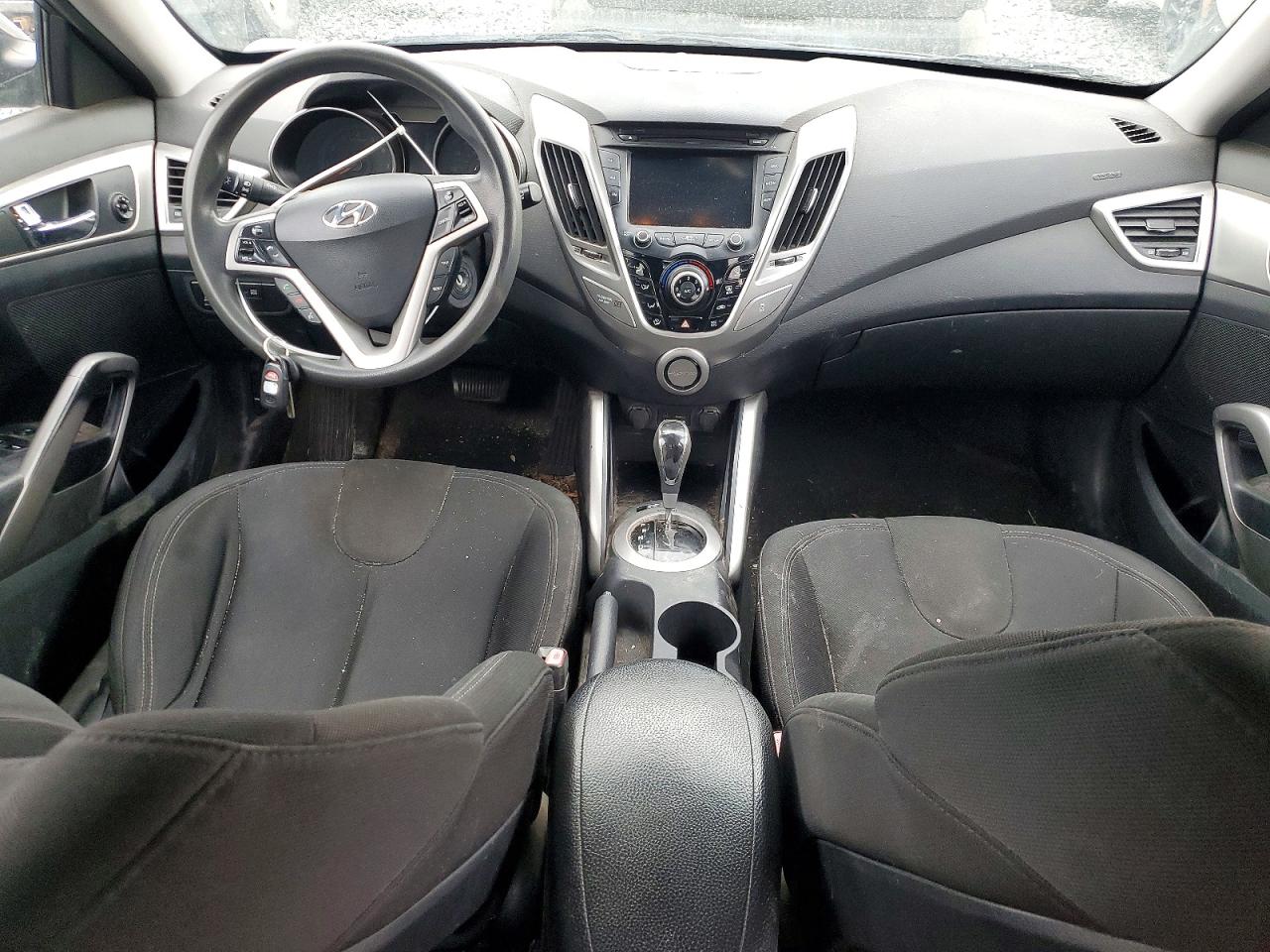 Hyundai VELOSTER Base