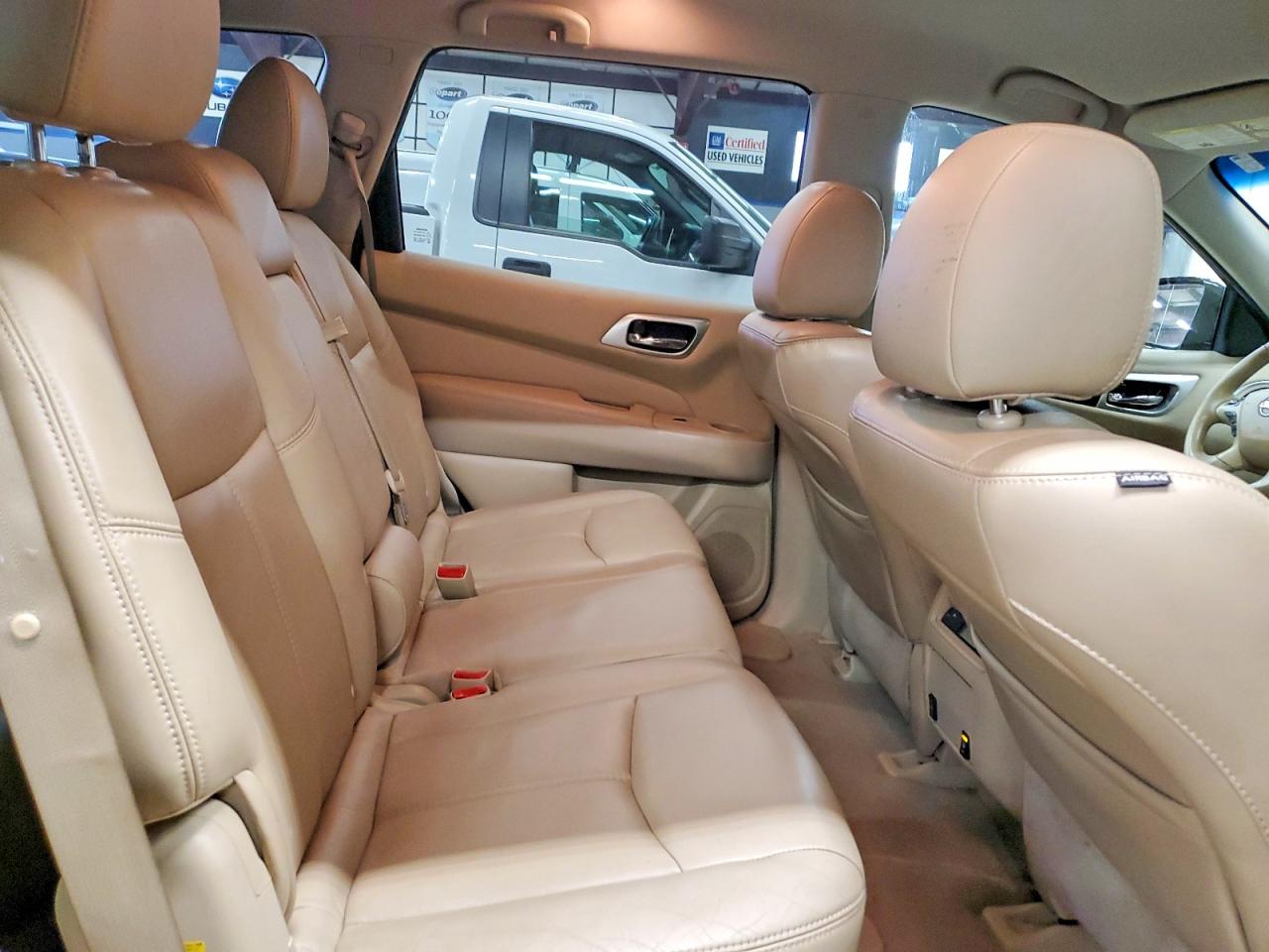 Nissan Pathfinder S