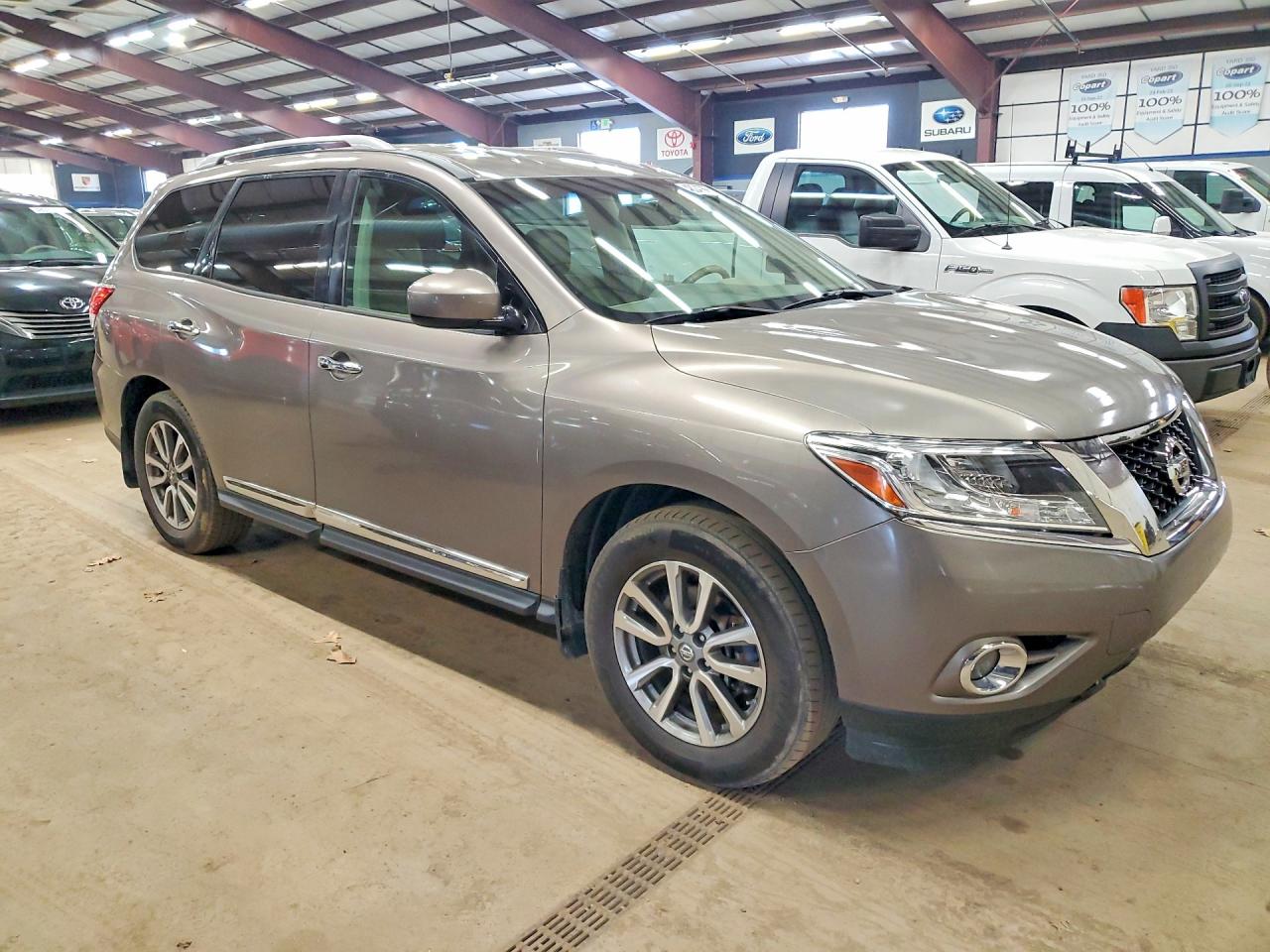 Nissan Pathfinder S