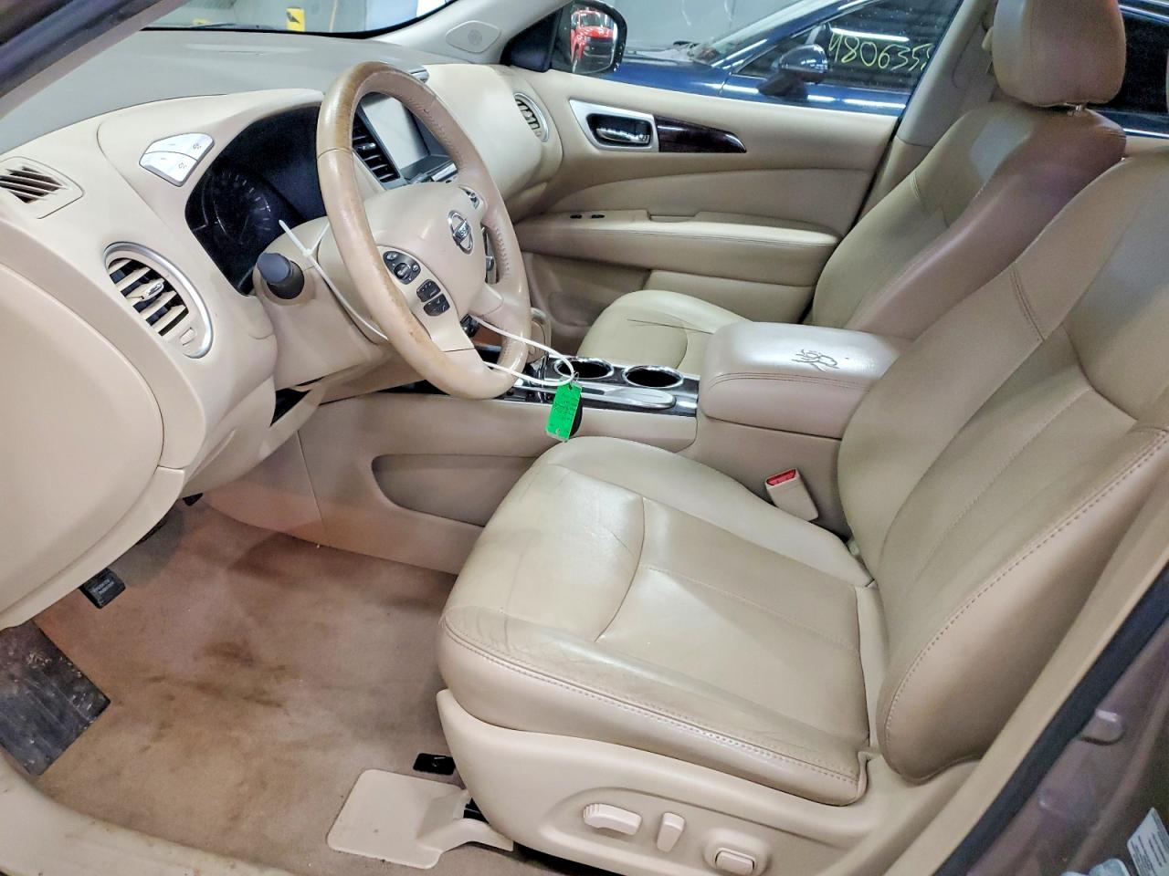 Nissan Pathfinder S