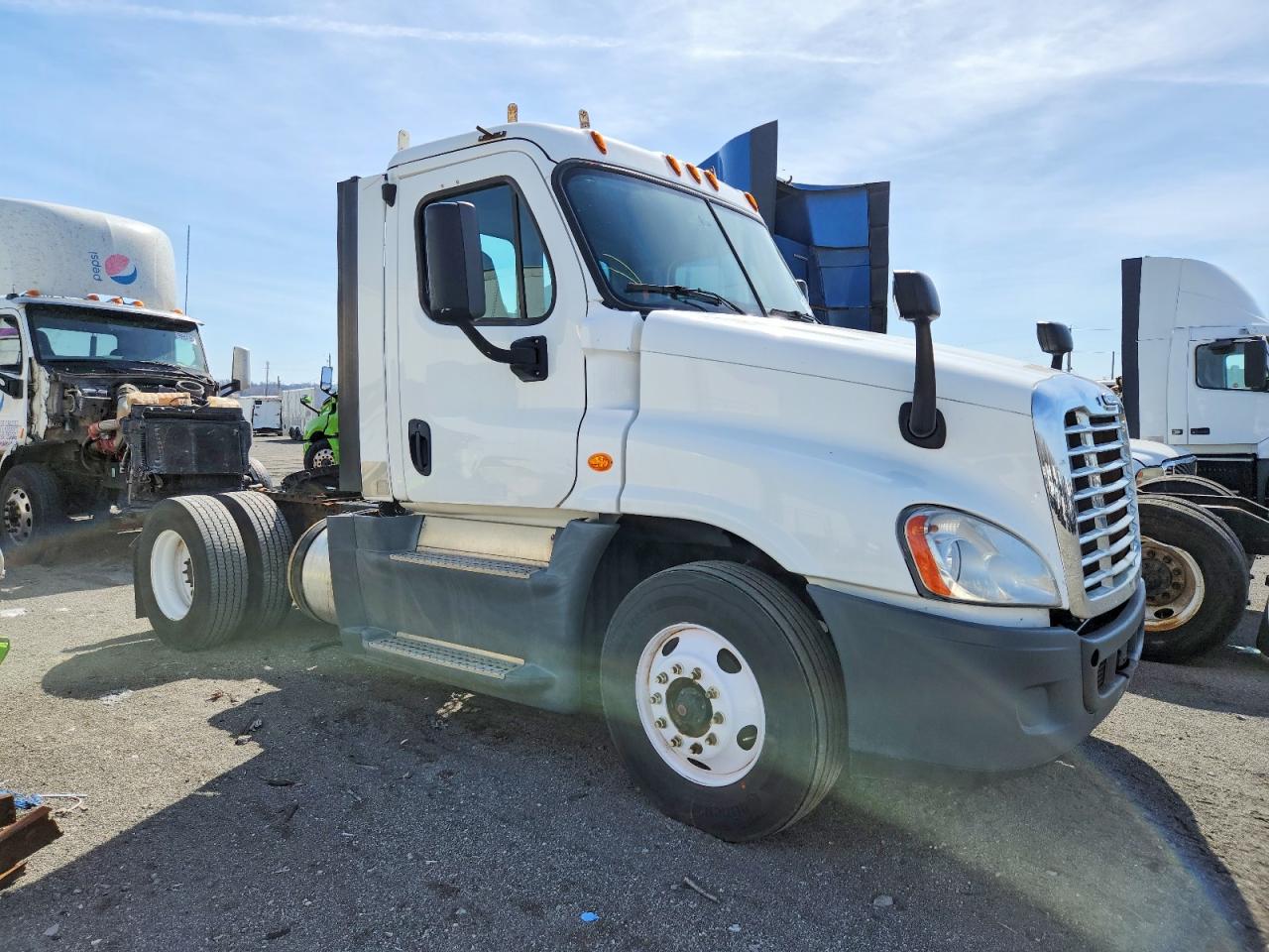 Salvage Freightliner Cascadia 1 Image