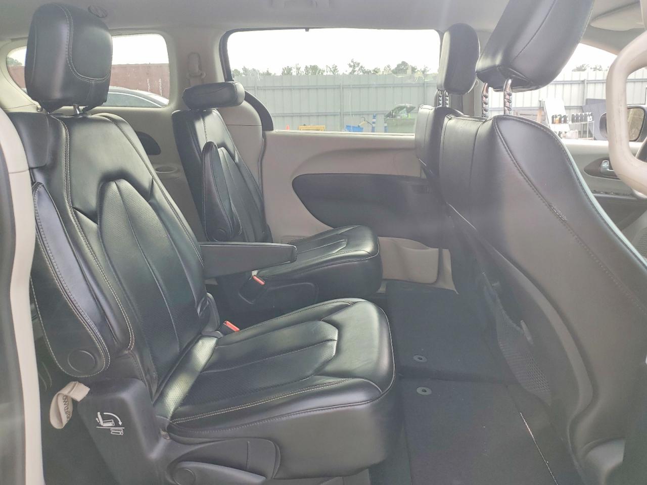 Chrysler Minivan Lxi