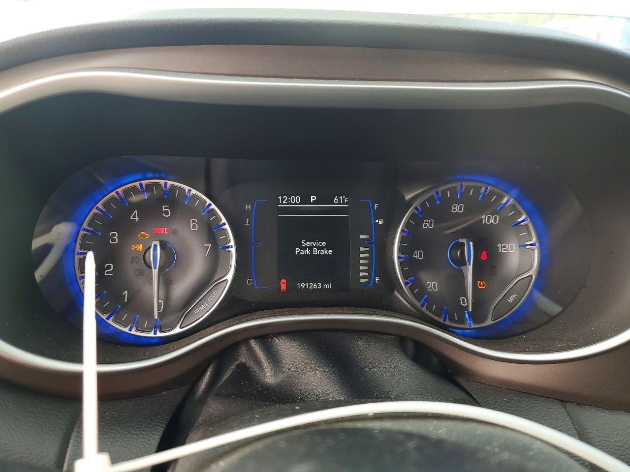 Chrysler Minivan Lxi