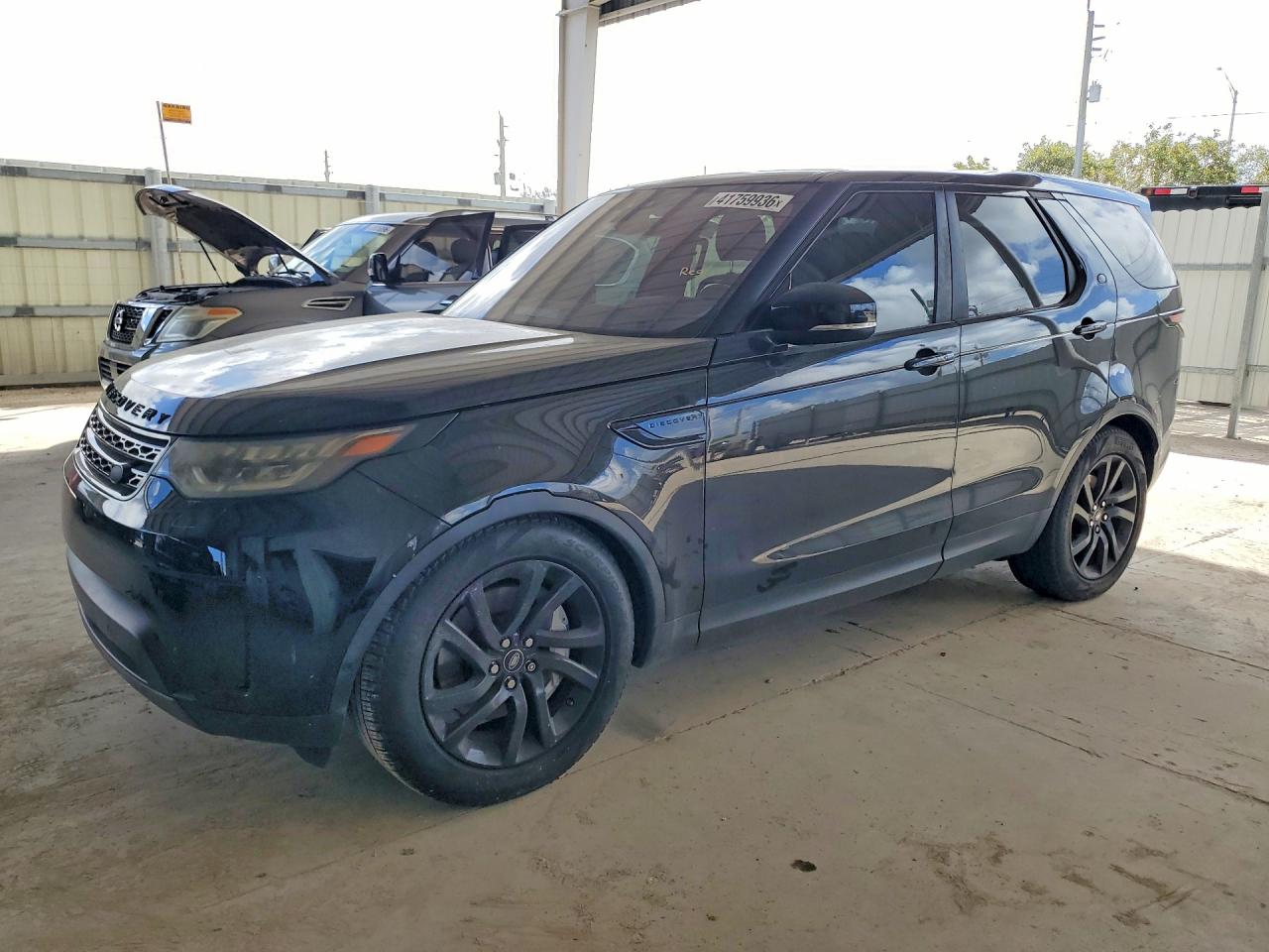 Salvage Land Rover Discovery Image
