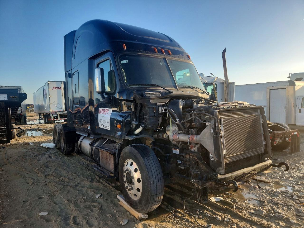 Salvage Freigliner Cascadia 125 Image