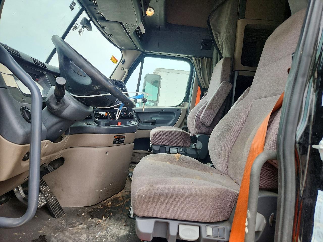 Freigliner Cascadia 125