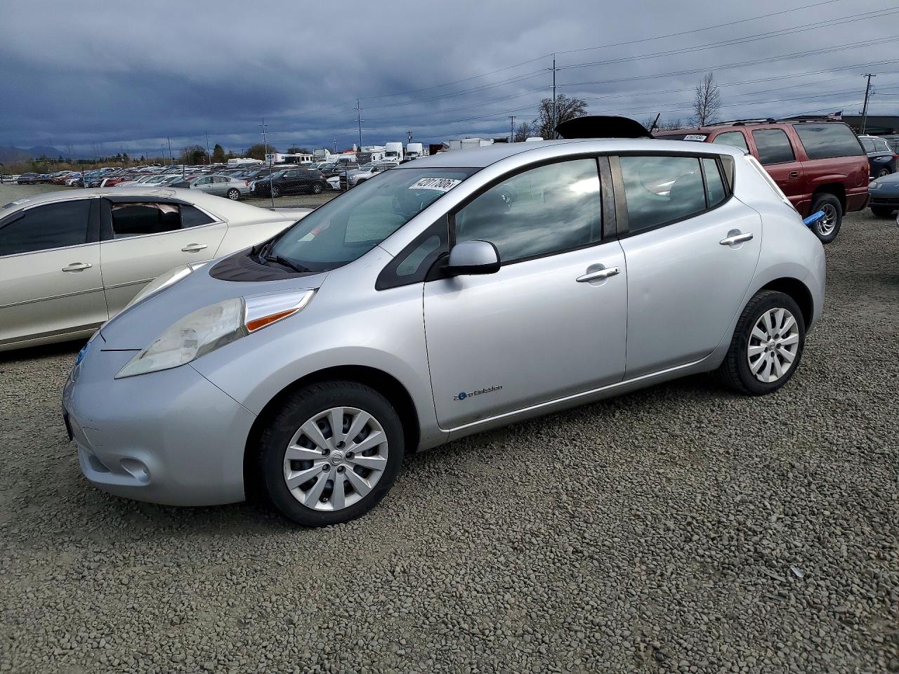 Salvage Nissan LEAF Image