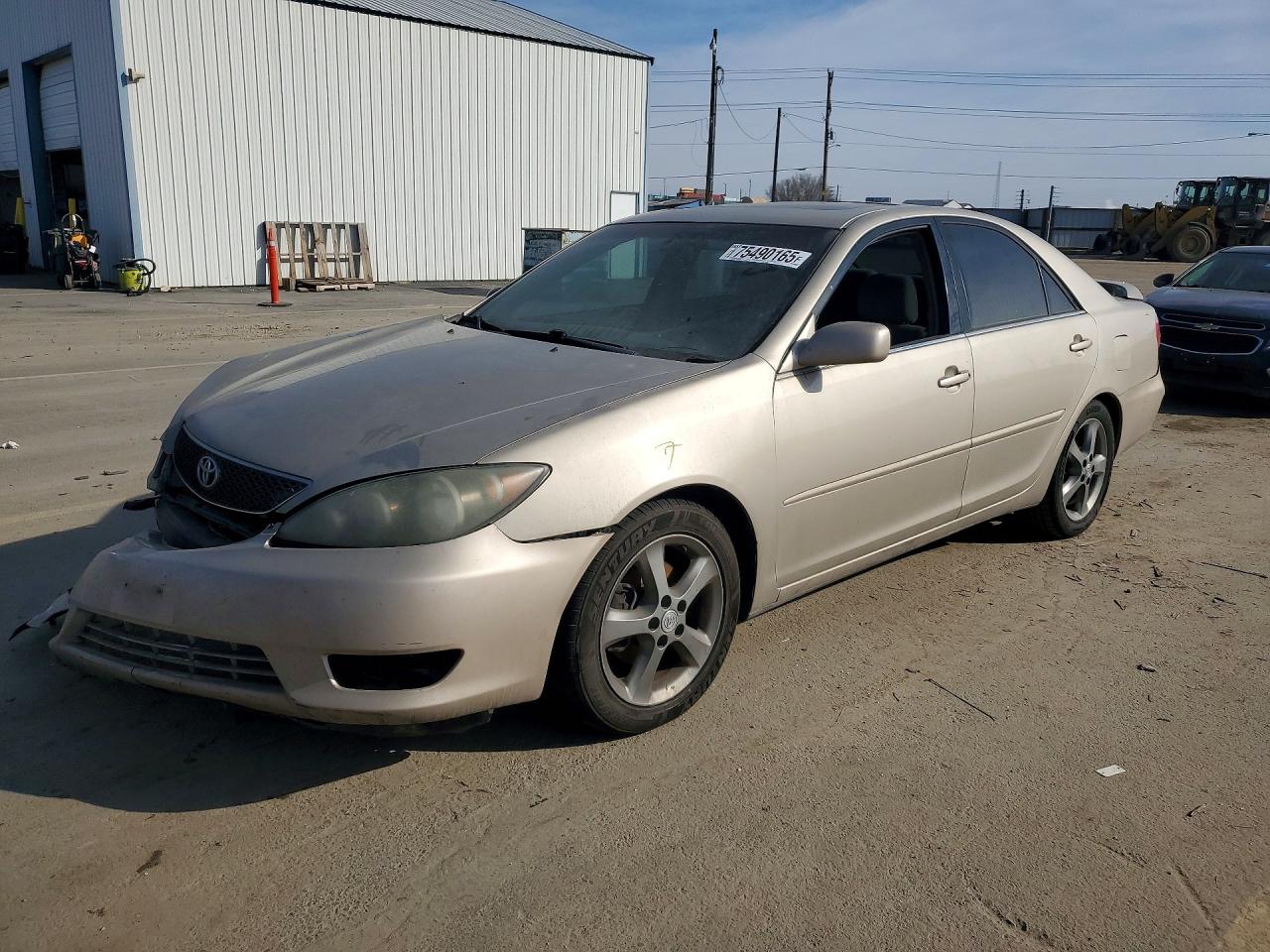 Salvage Toyota Camry Image