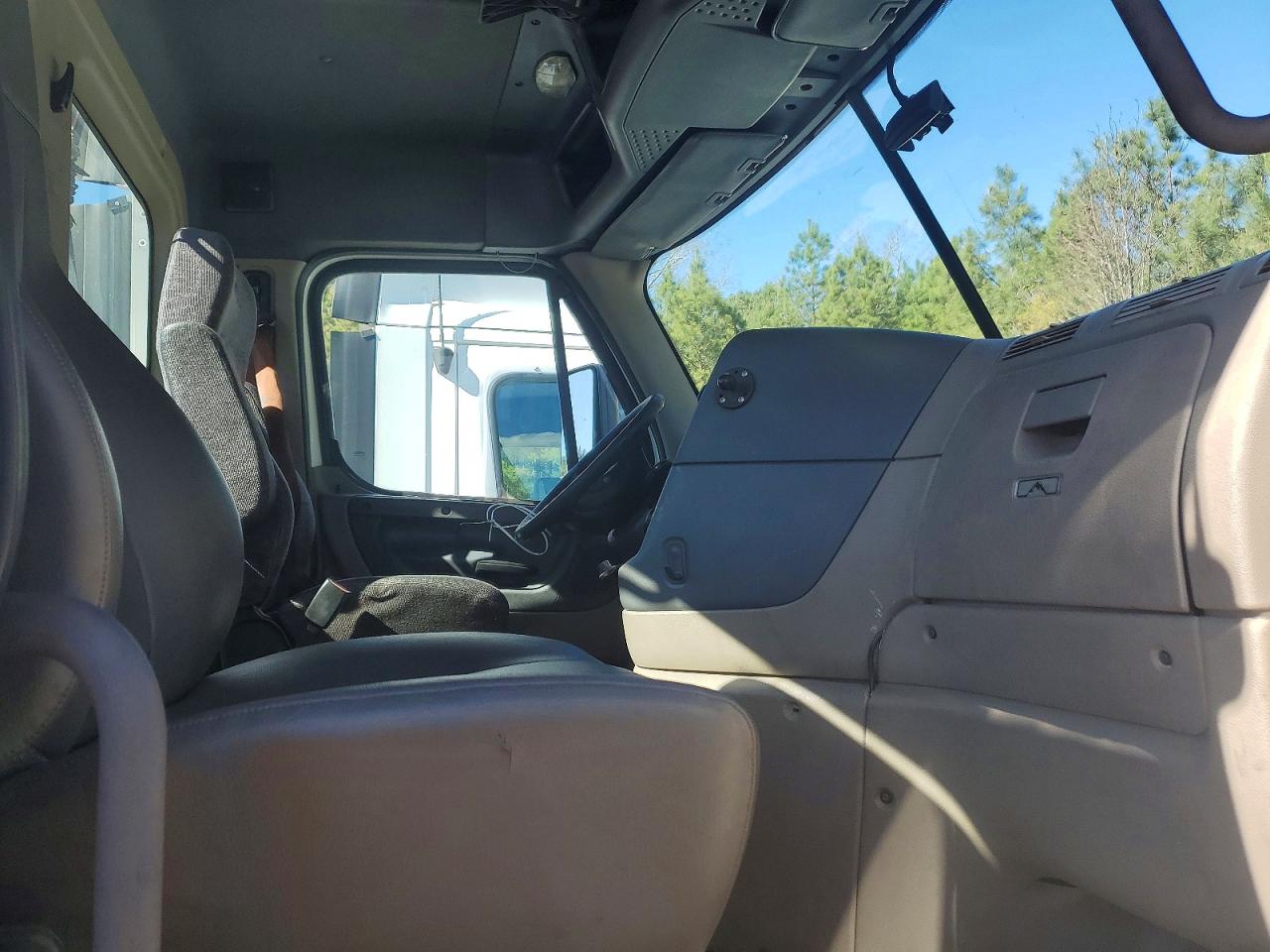 Freightliner Cascadia 125