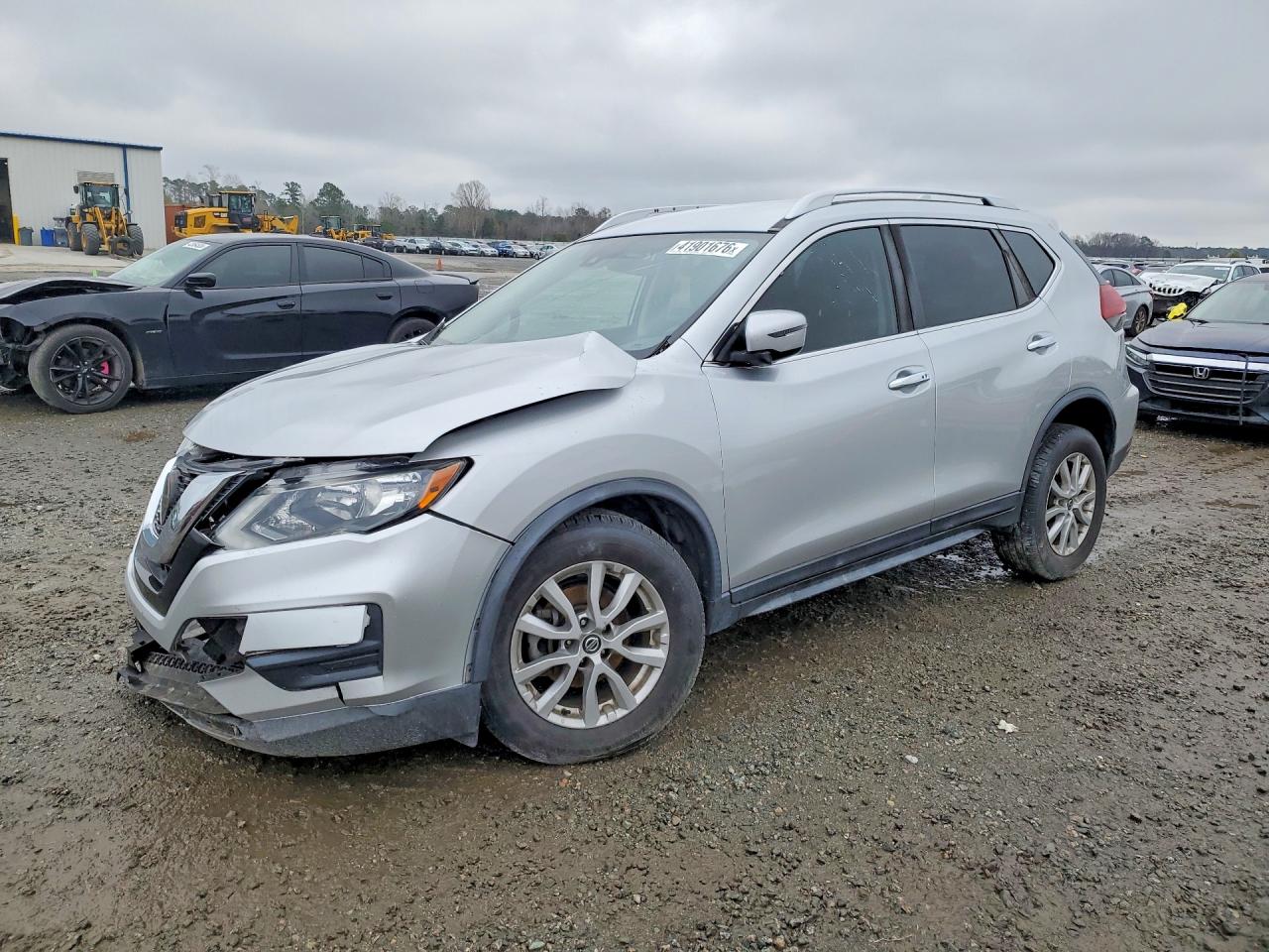 Salvage Nissan Rogue Image