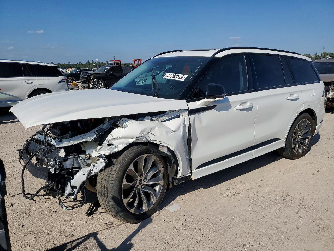 Salvage Lincoln Aviator Image