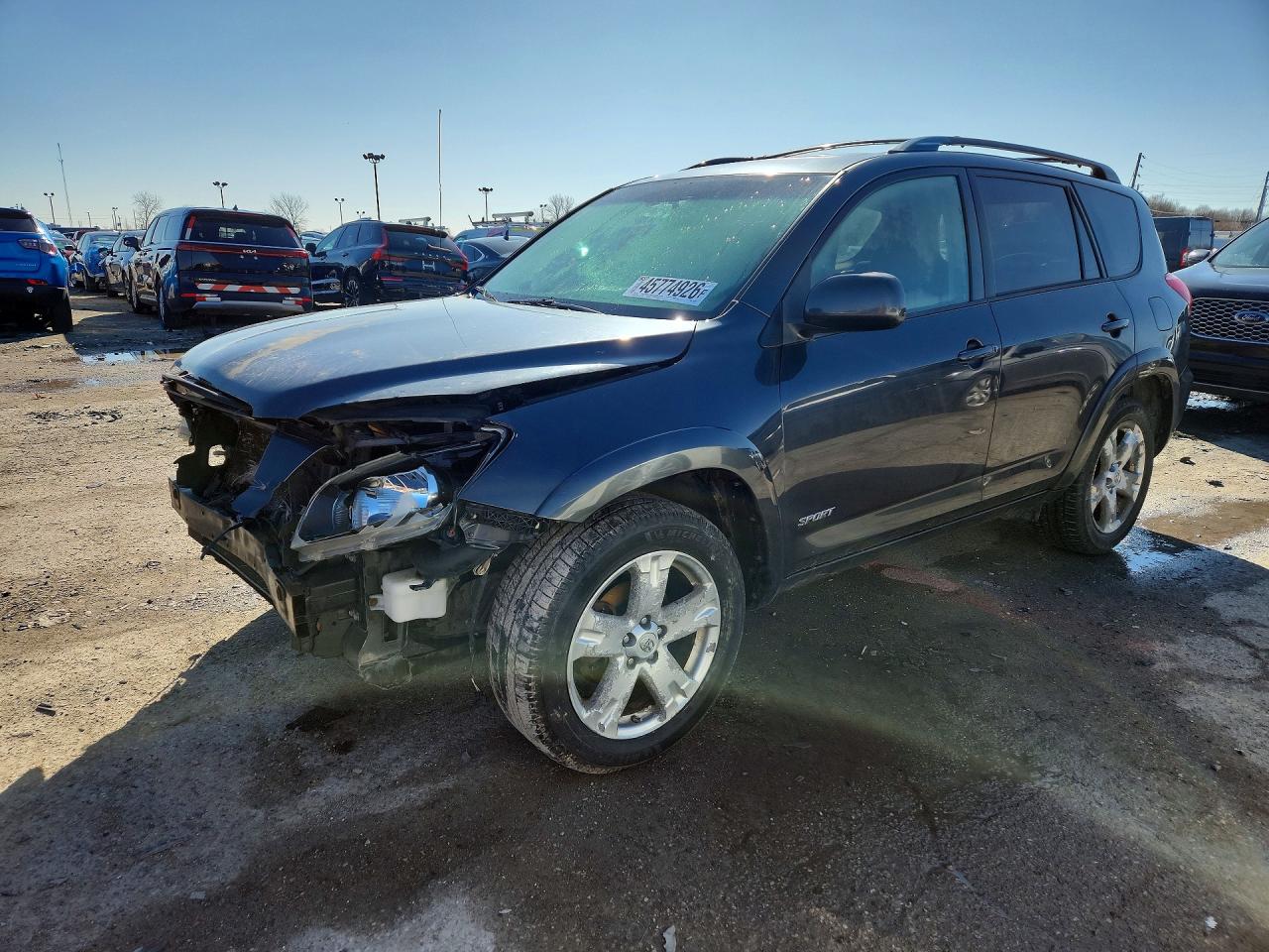 Salvage Toyota RAV4 Image