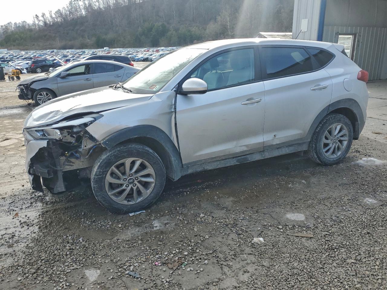 Salvage Hyundai TUCSON Image