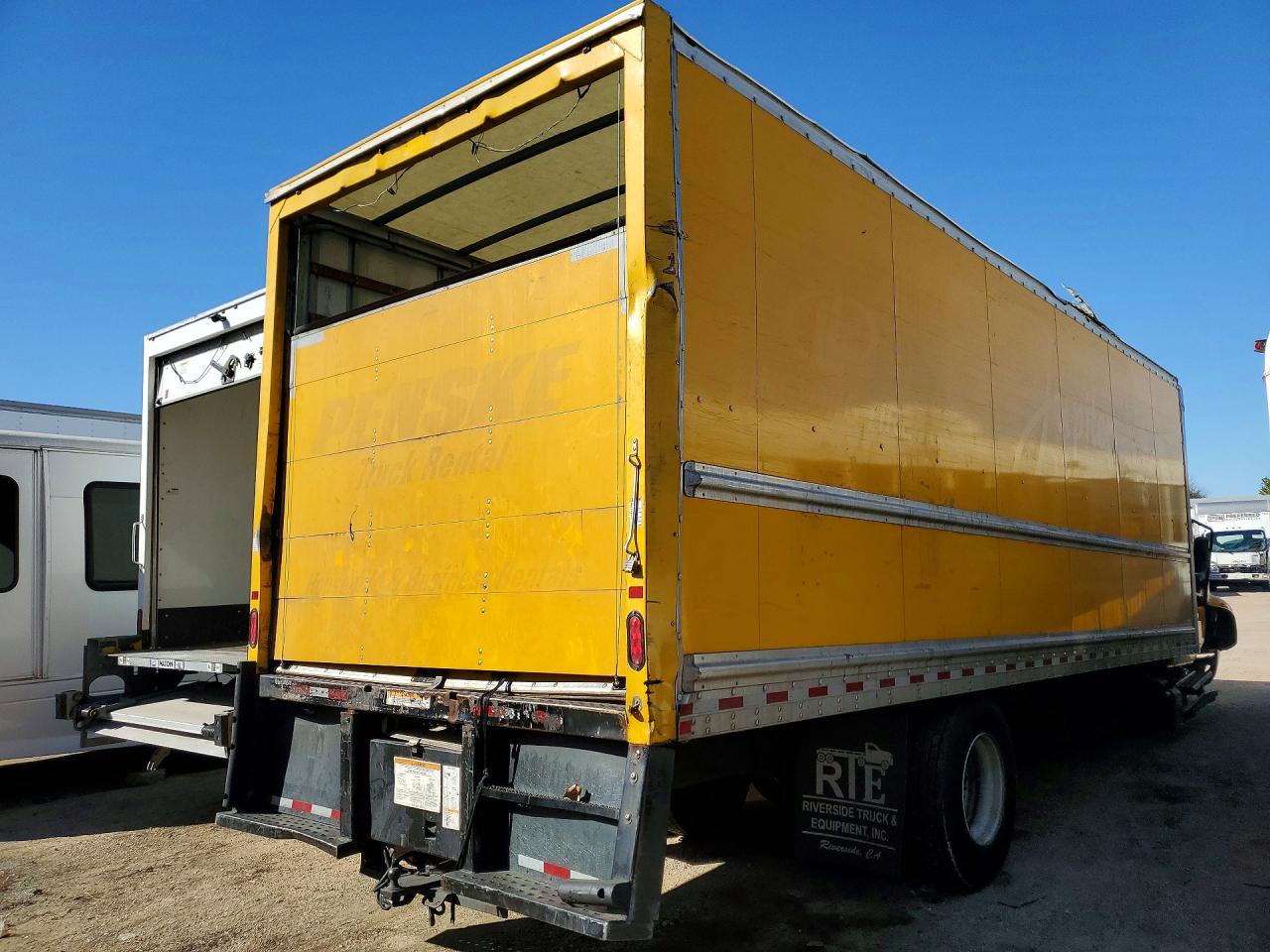 International 4000