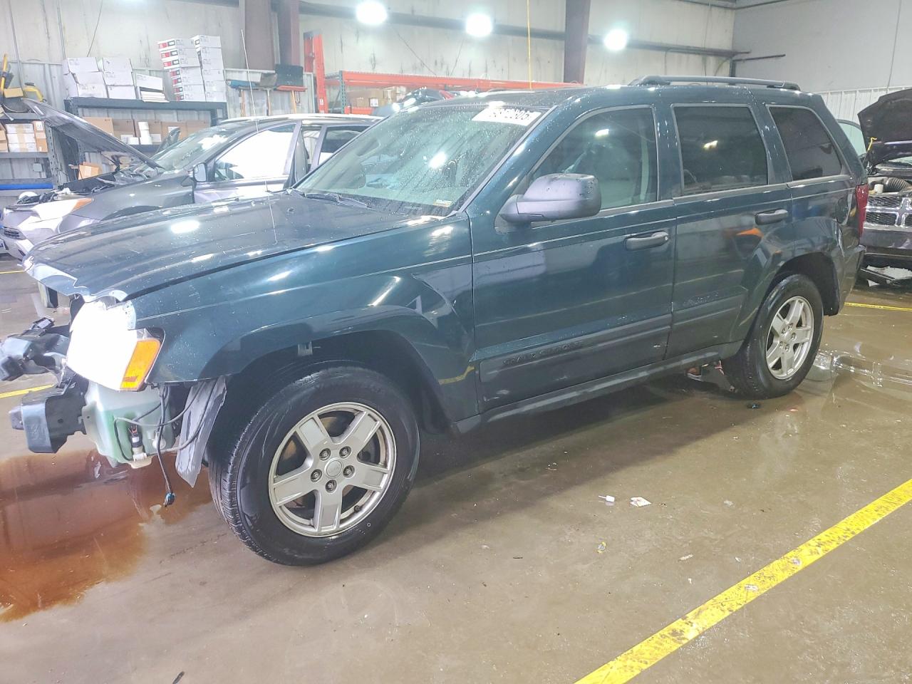 Salvage Jeep Cherokee Image