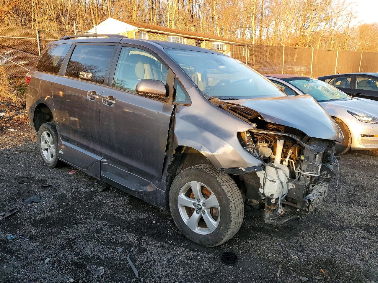 Toyota Sienna Le 8-passenger