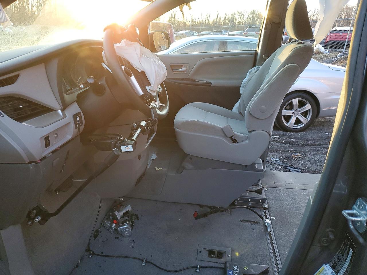 Toyota Sienna Le 8-passenger