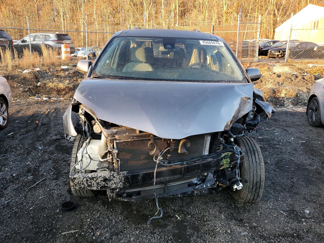 Toyota Sienna Le 8-passenger