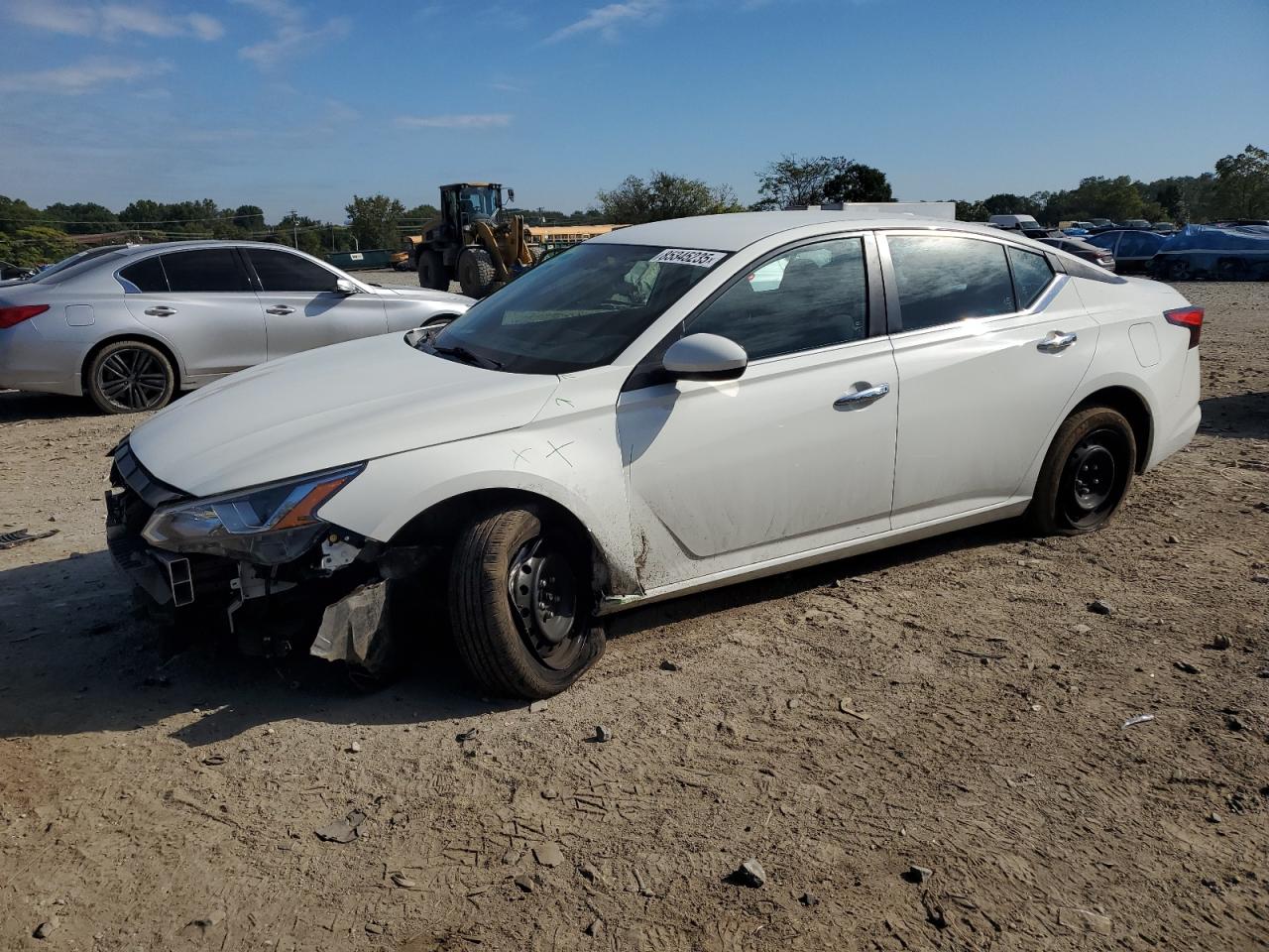 Salvage Nissan Altima Image