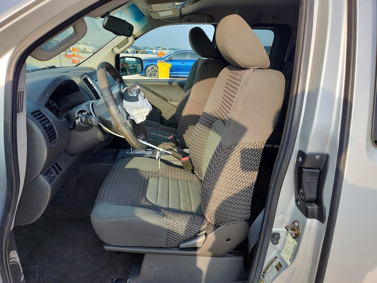 Nissan Frontier Sv V6