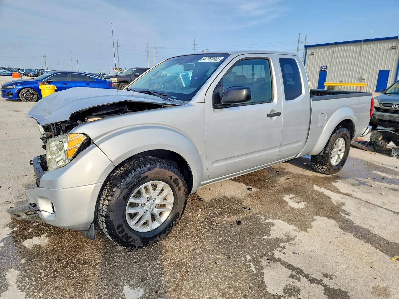 Salvage Nissan Frontier Image