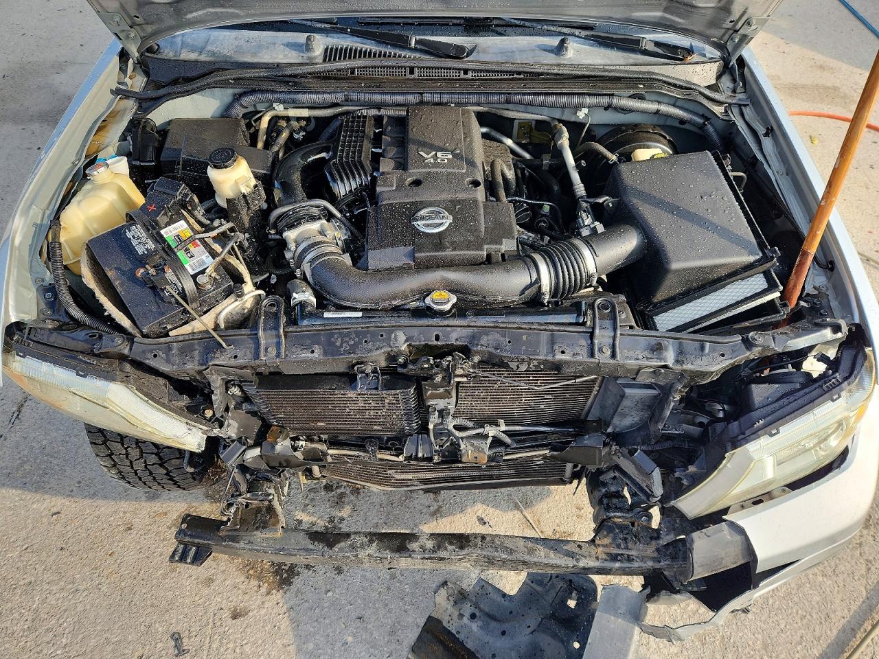 Nissan Frontier Sv V6