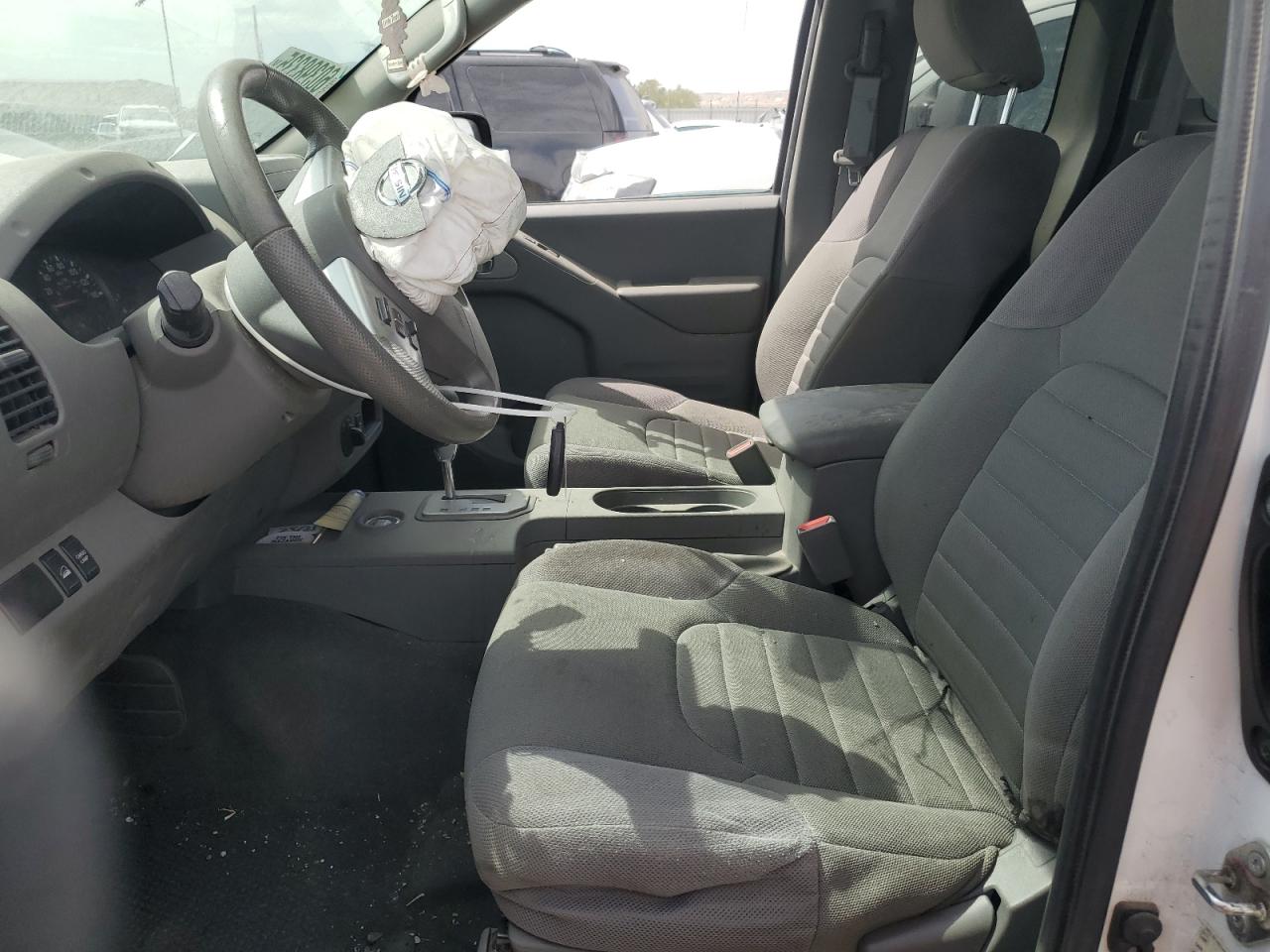 Nissan Frontier S