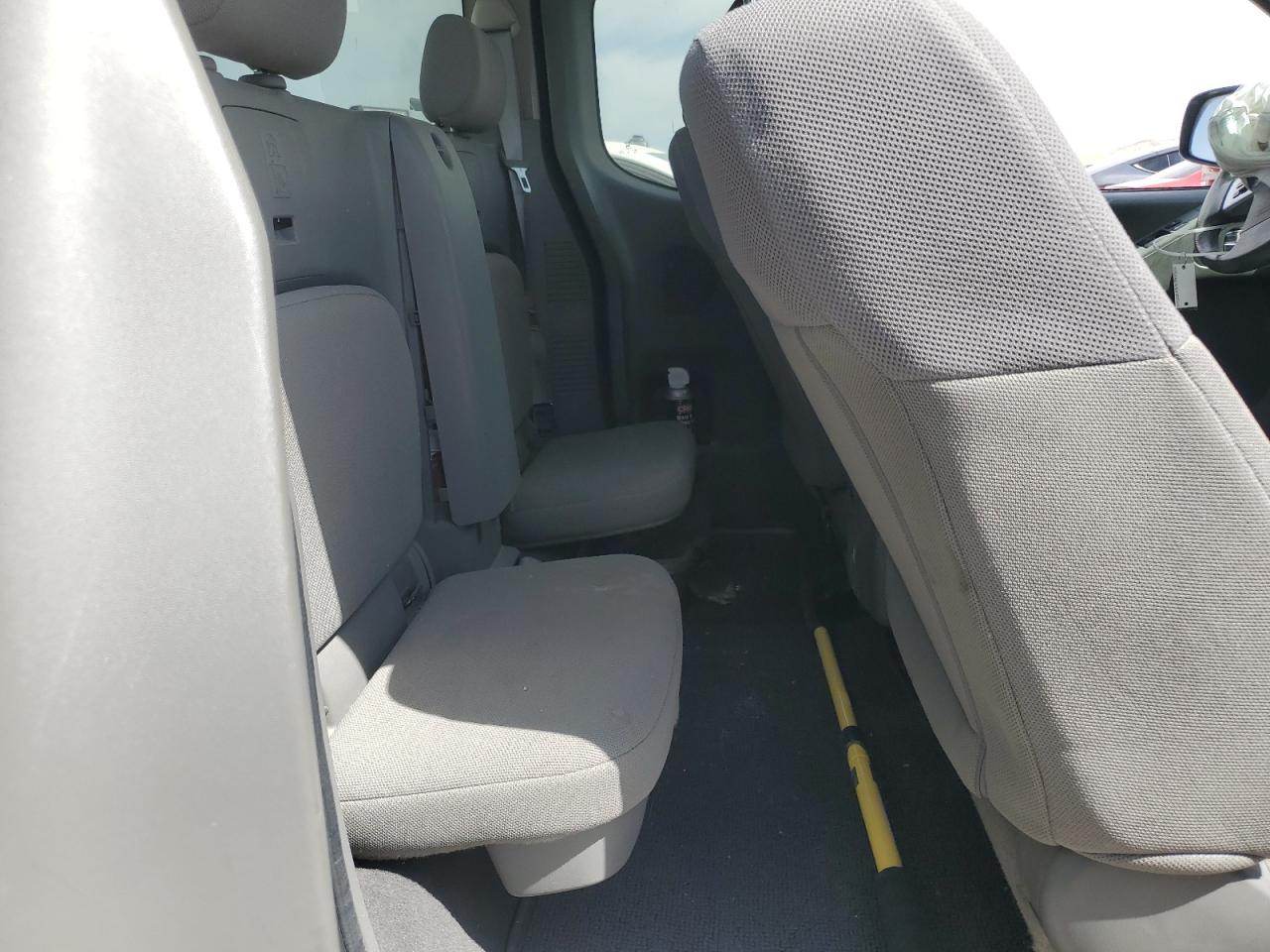 Nissan Frontier S