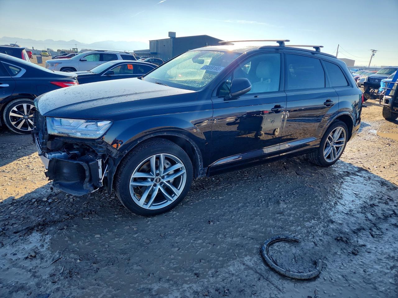Salvage Audi Q7 Image