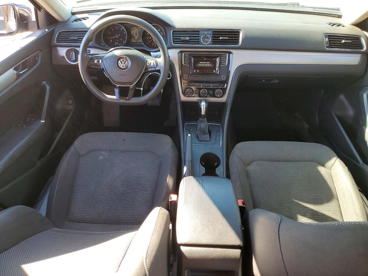 Volkswagen Passat S