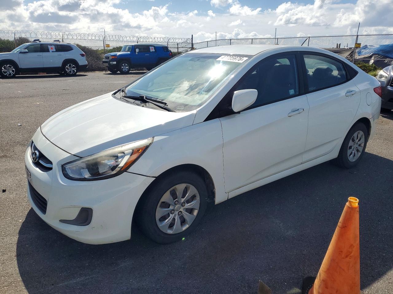 Salvage Hyundai ACCENT Image