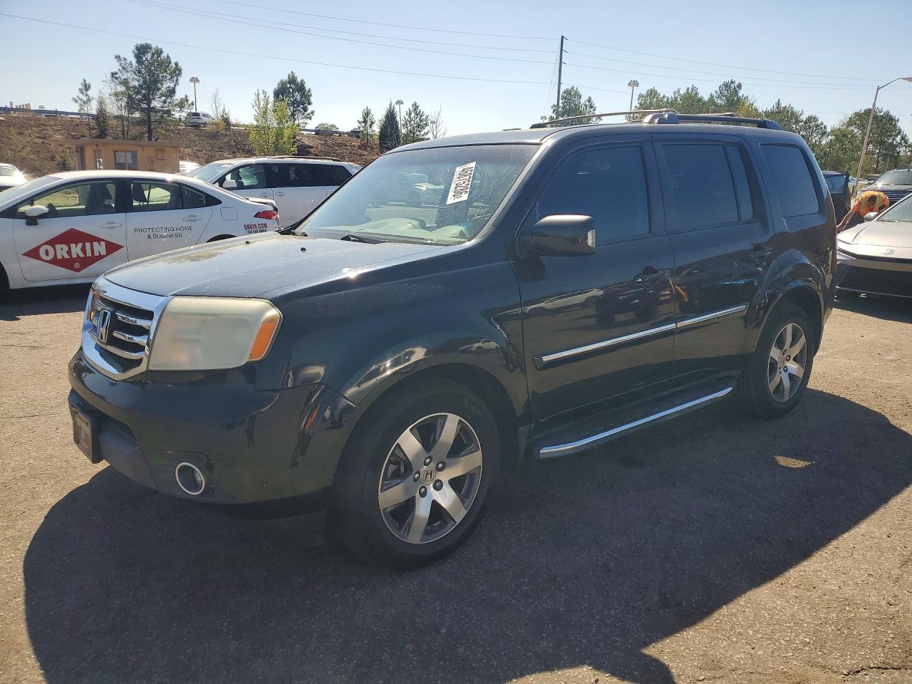 Salvage Honda Pilot Image