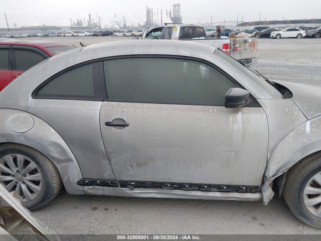 Volkswagen Beetle Coupe 1.8t Entry