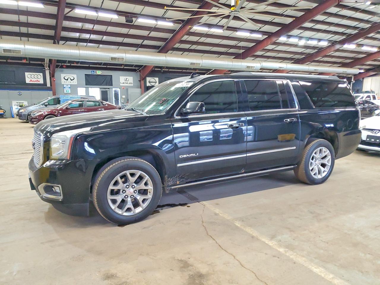 Salvage GMC Yukon Image