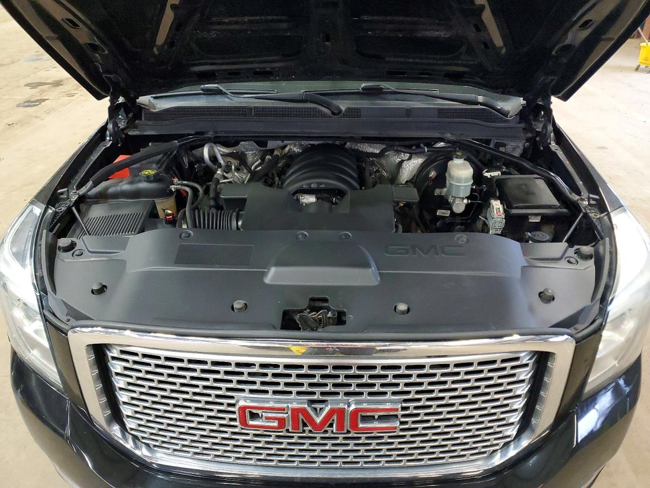 GMC Yukon Denali