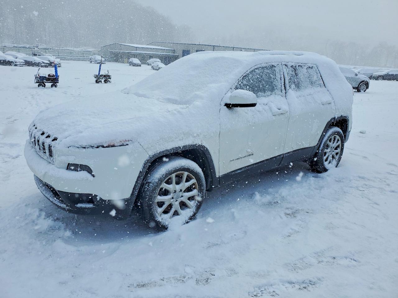 Salvage Jeep Cherokee Image