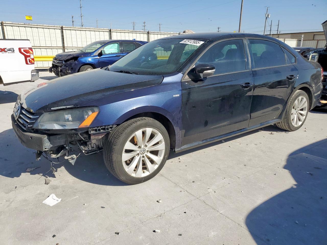Salvage Volkswagen Passat Image