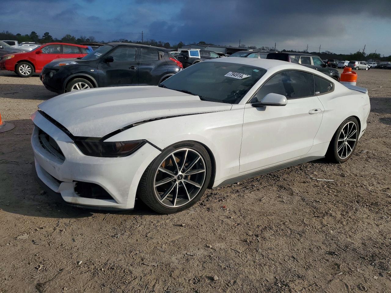 Salvage Ford Mustang Image
