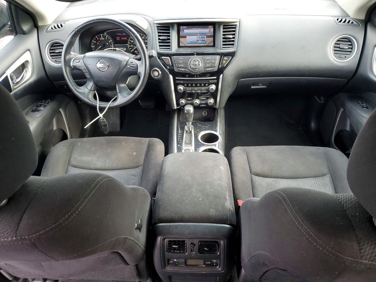 Nissan Pathfinder S