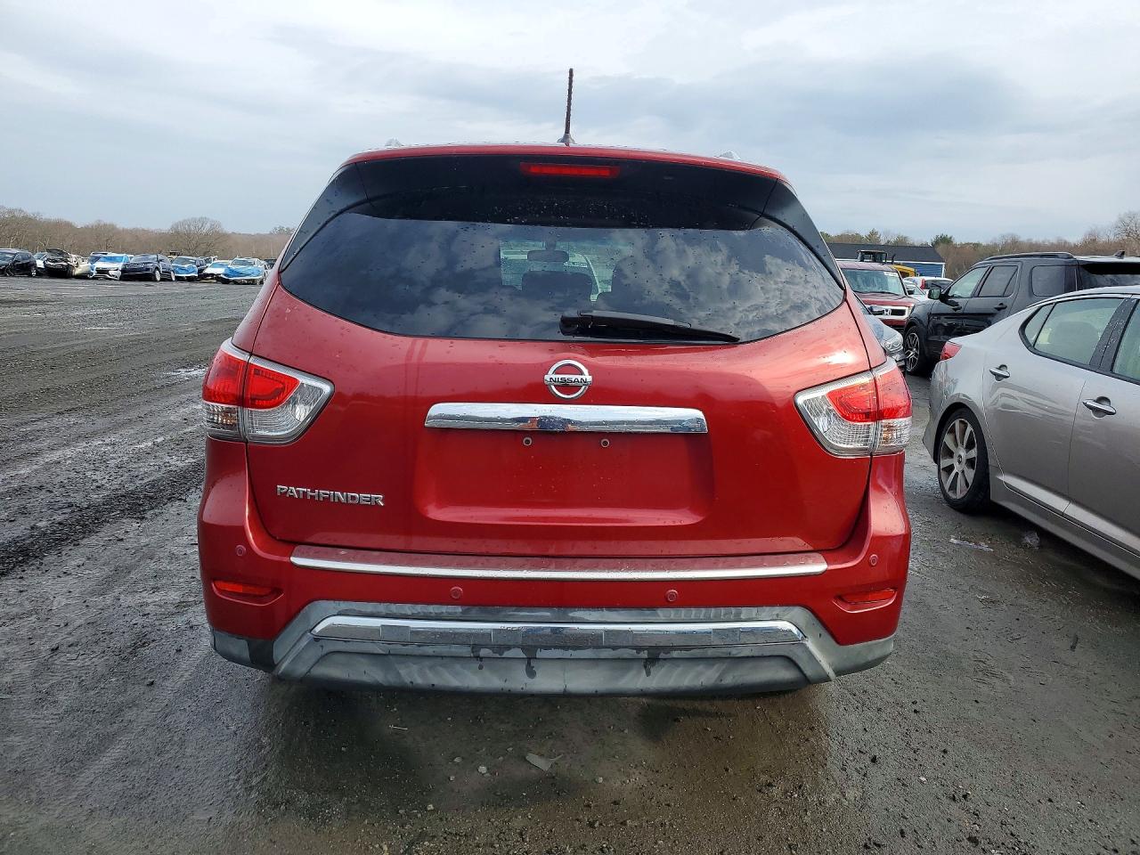 Nissan Pathfinder S