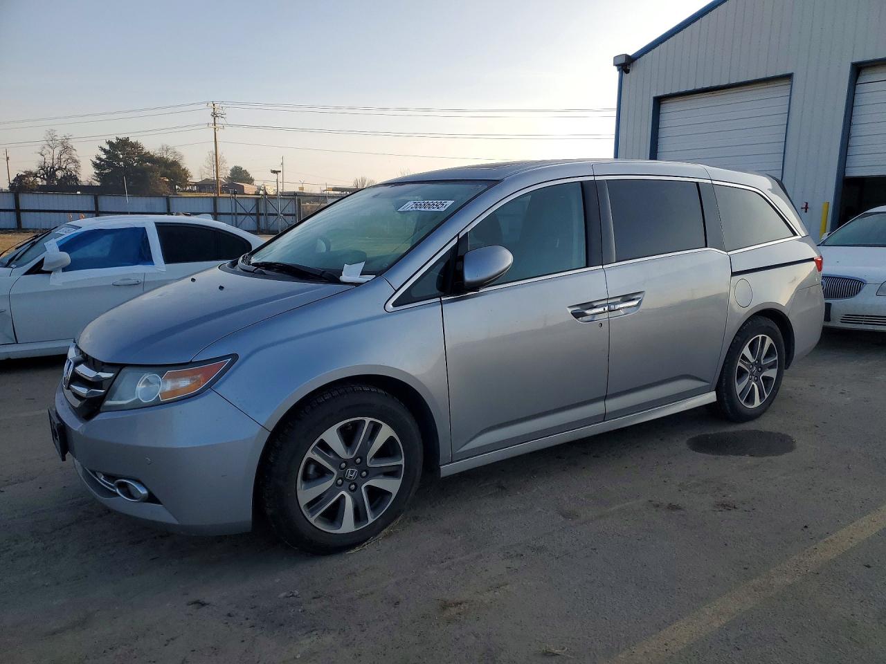 Salvage Honda Odyssey Image