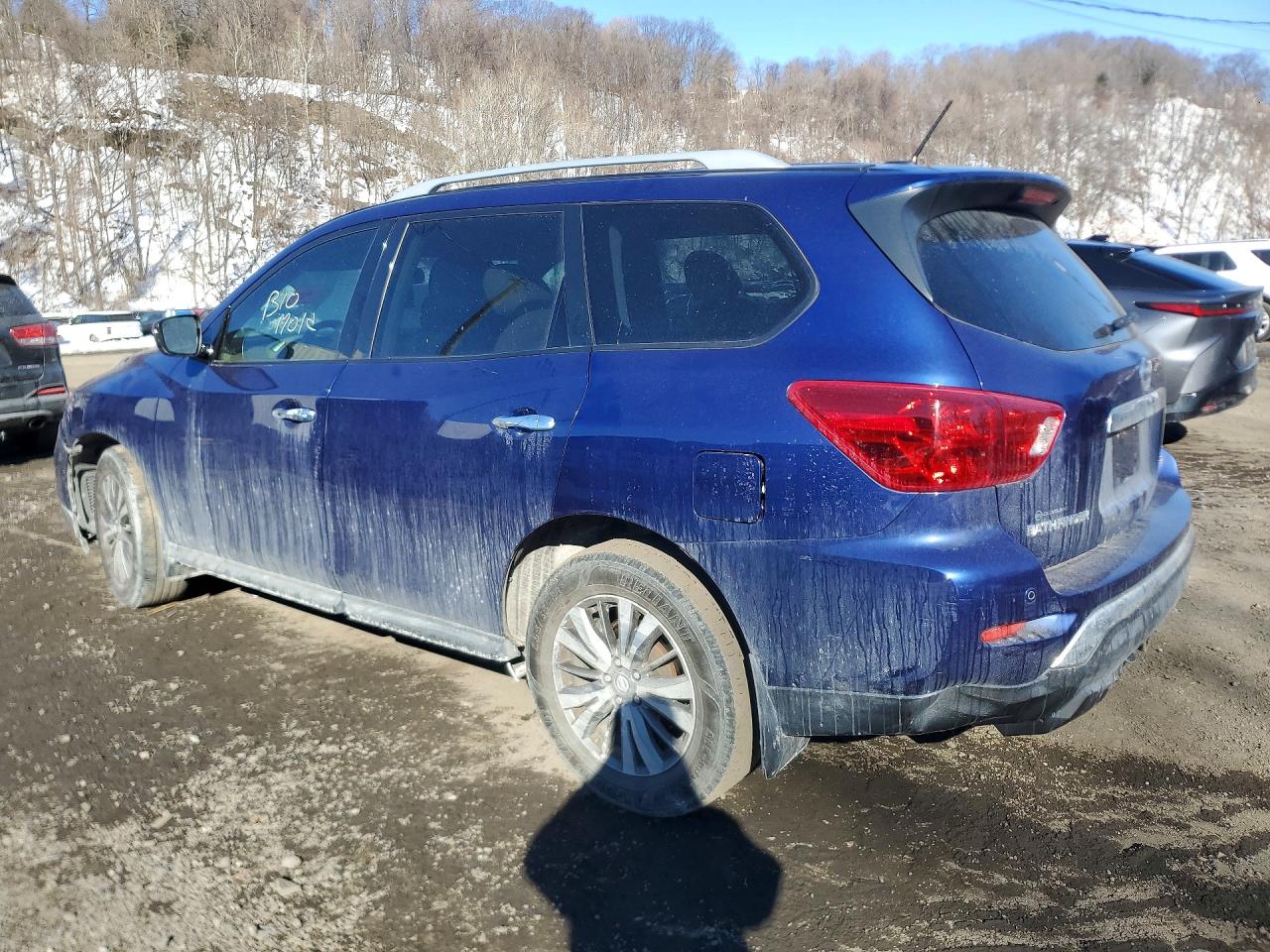 Nissan Pathfinder S