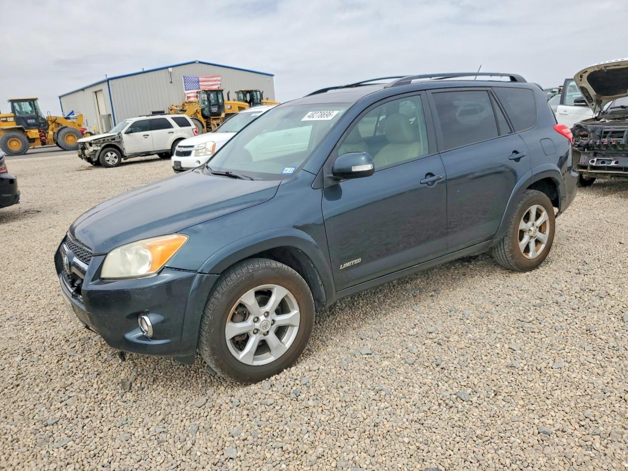 Salvage Toyota RAV4 Image