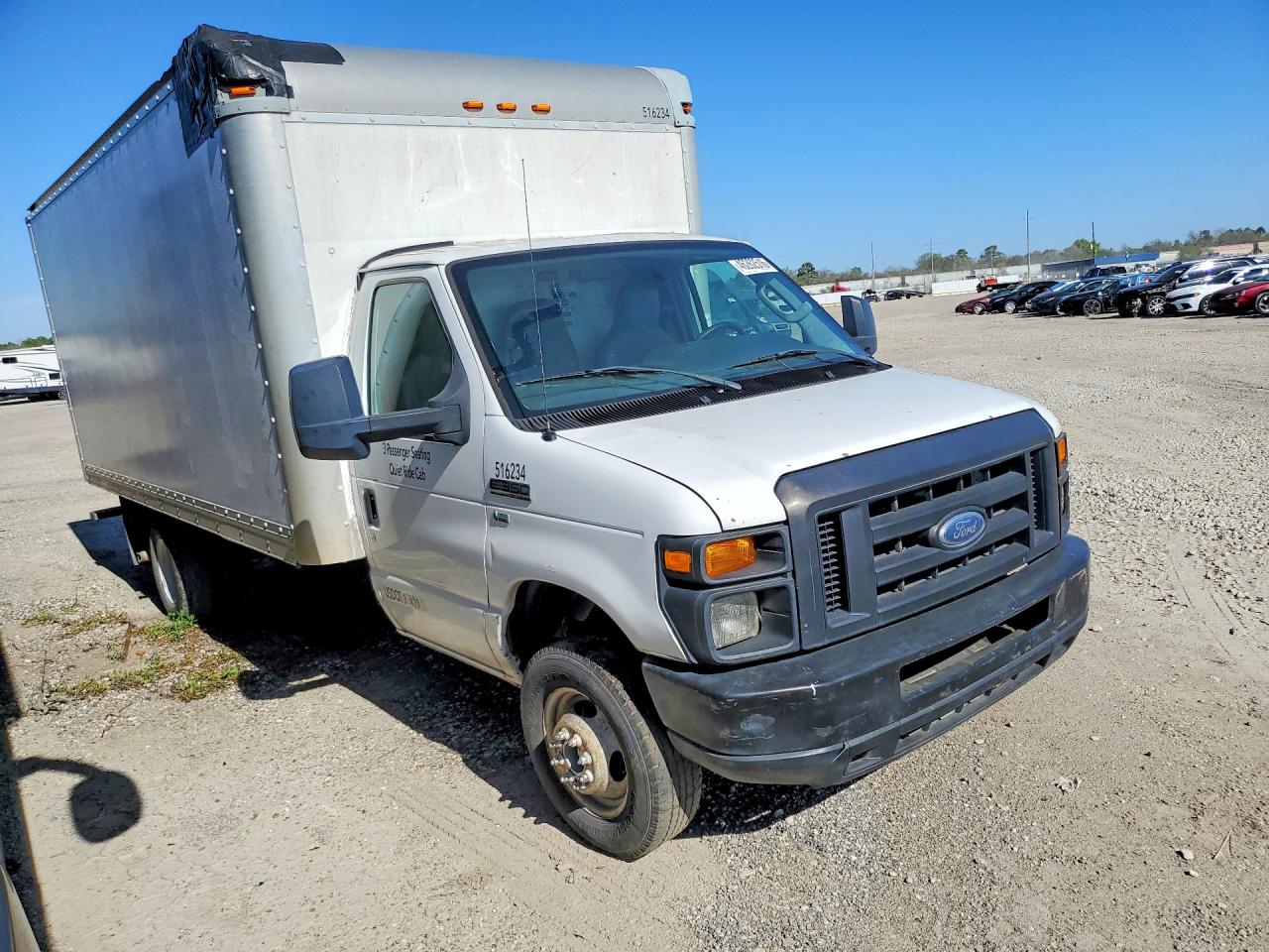 Ford Econoline E350 Super Duty Cutaway Van