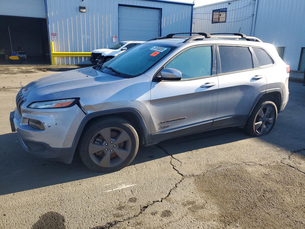 Salvage Jeep Grand Cherokee Image