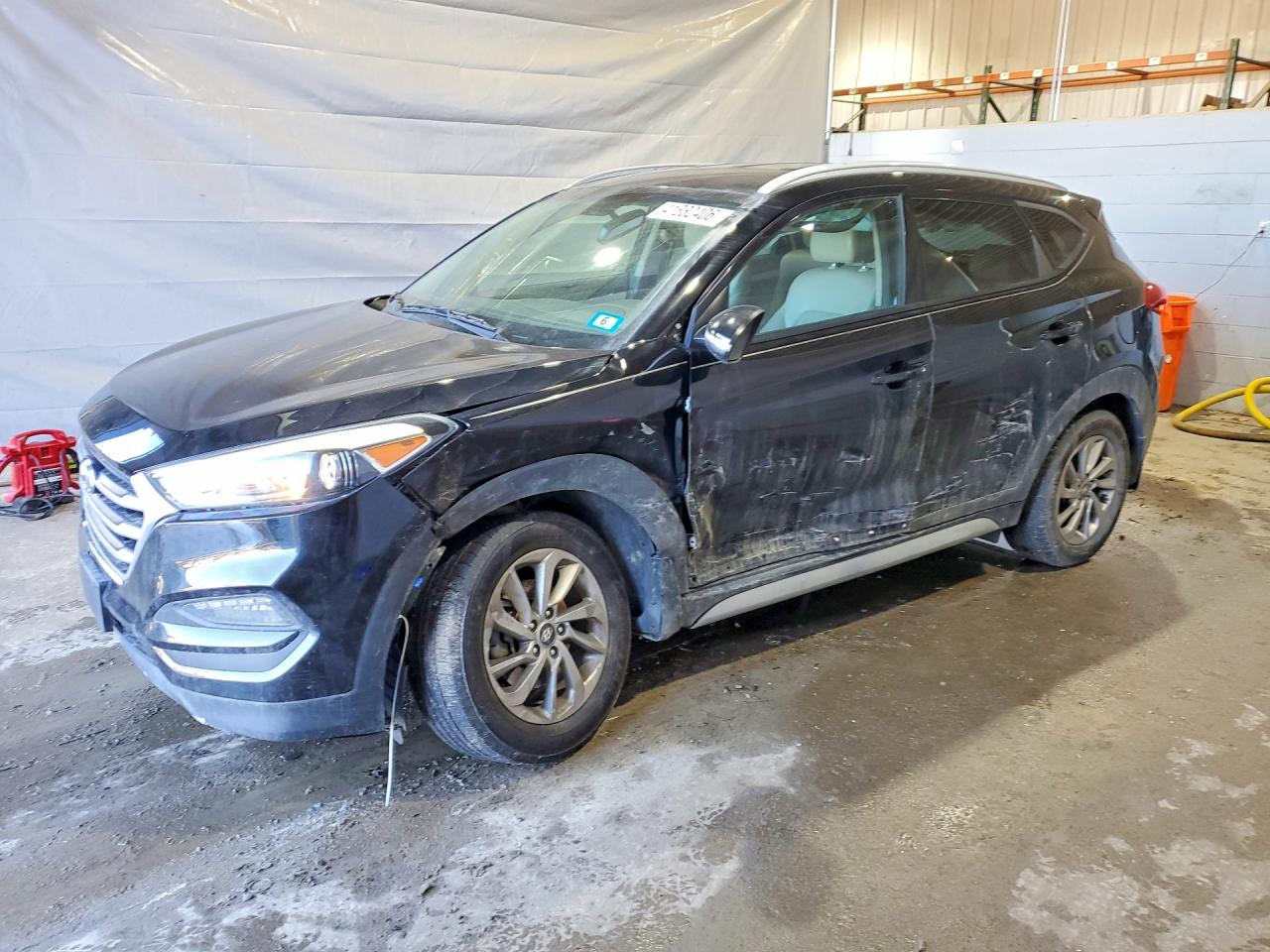 Salvage Hyundai TUCSON Image