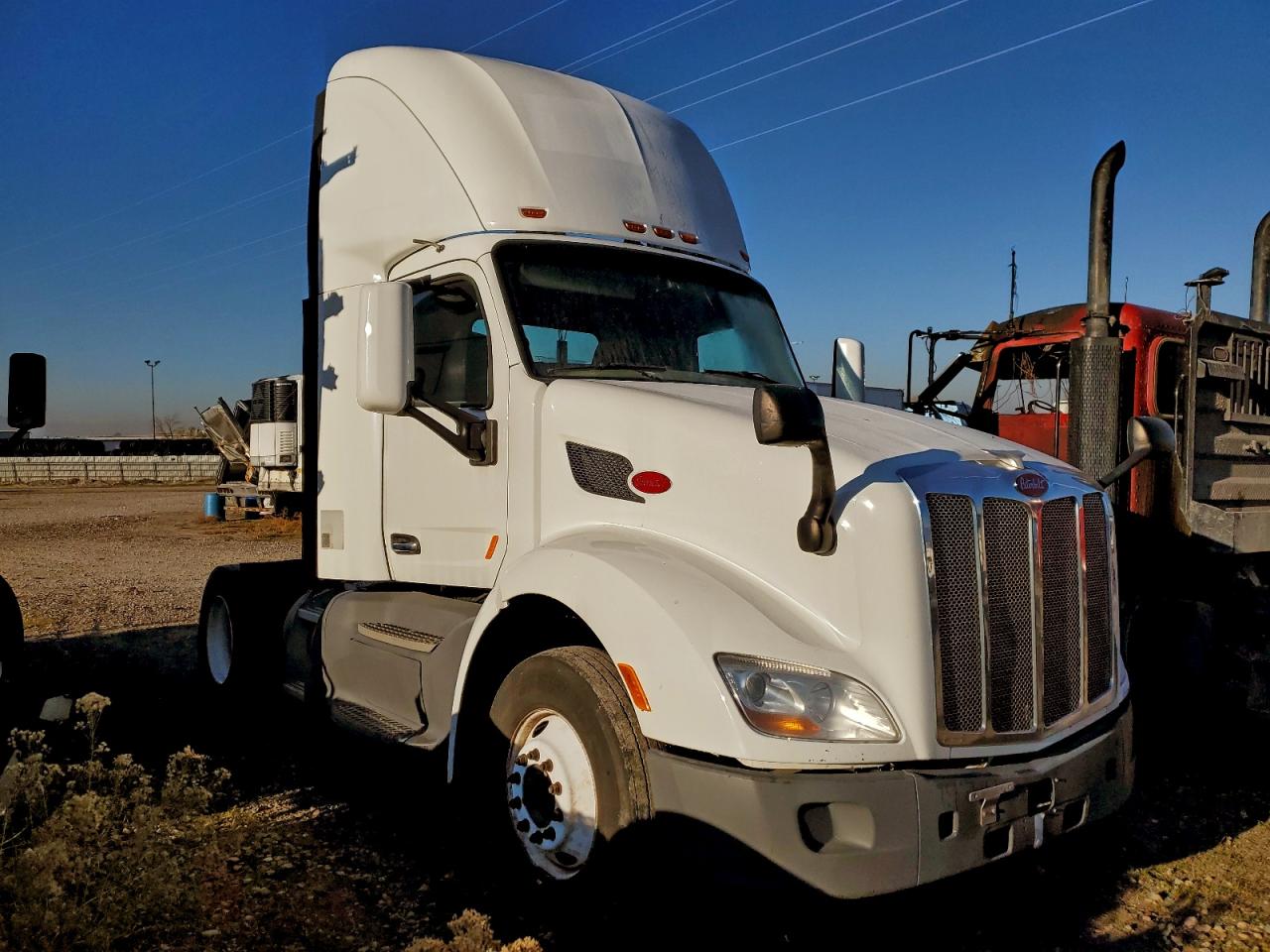 Salvage Peterbilt 579 Image